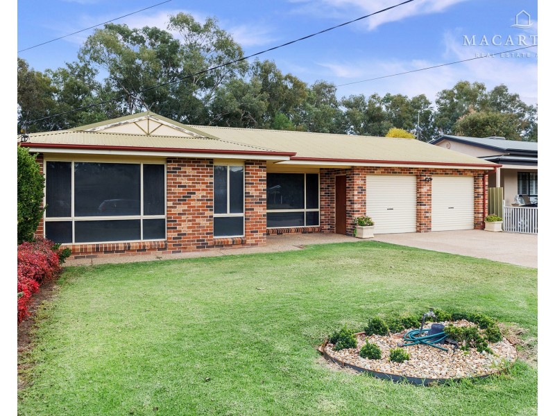 8 Bocquet Street, Lake Albert NSW 2650