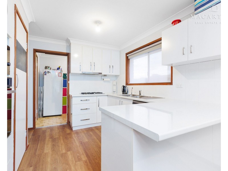 3 Karoom Drive, Glenfield Park NSW 2650