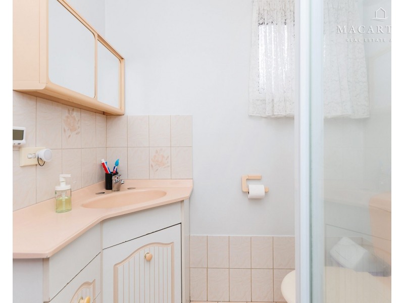 3 Karoom Drive, Glenfield Park NSW 2650