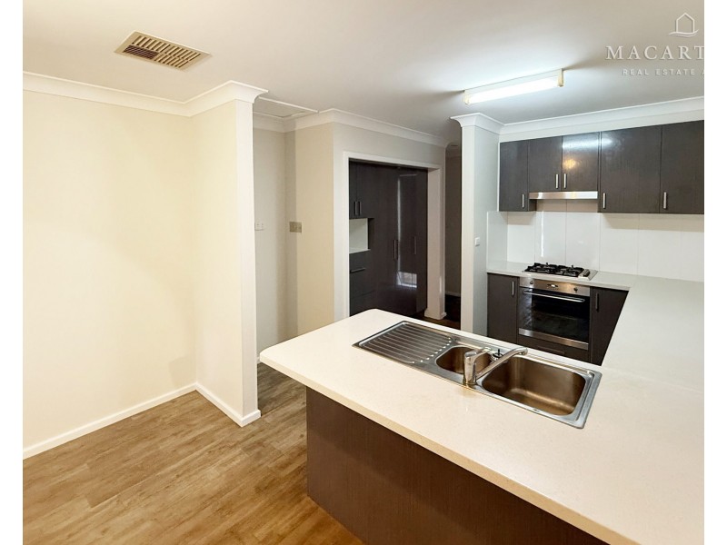 21 Wilks Avenue, Kooringal NSW 2650