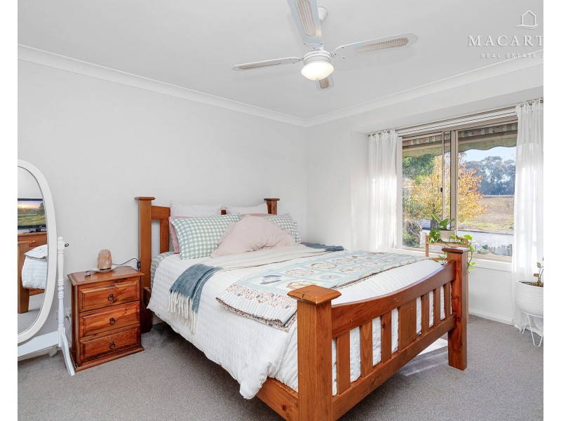 95 Kaloona Drive, Bourkelands NSW 2650