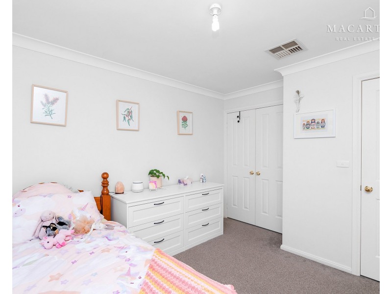 95 Kaloona Drive, Bourkelands NSW 2650