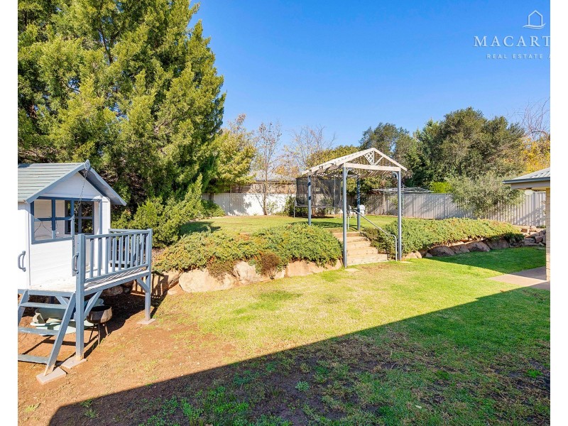 95 Kaloona Drive, Bourkelands NSW 2650