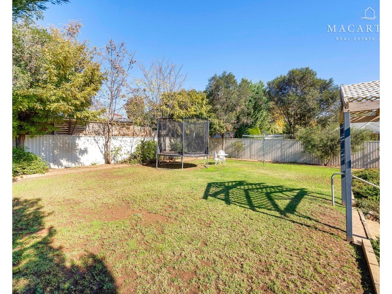 95 Kaloona Drive, Bourkelands NSW 2650