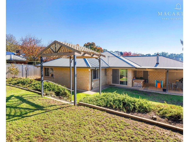 95 Kaloona Drive, Bourkelands NSW 2650
