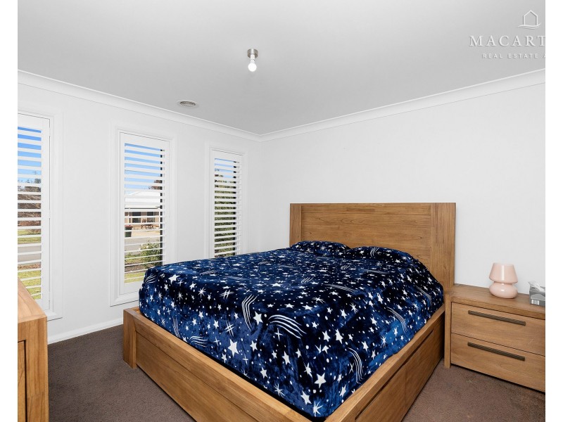 6 Goonawarra Street, Gobbagombalin NSW 2650