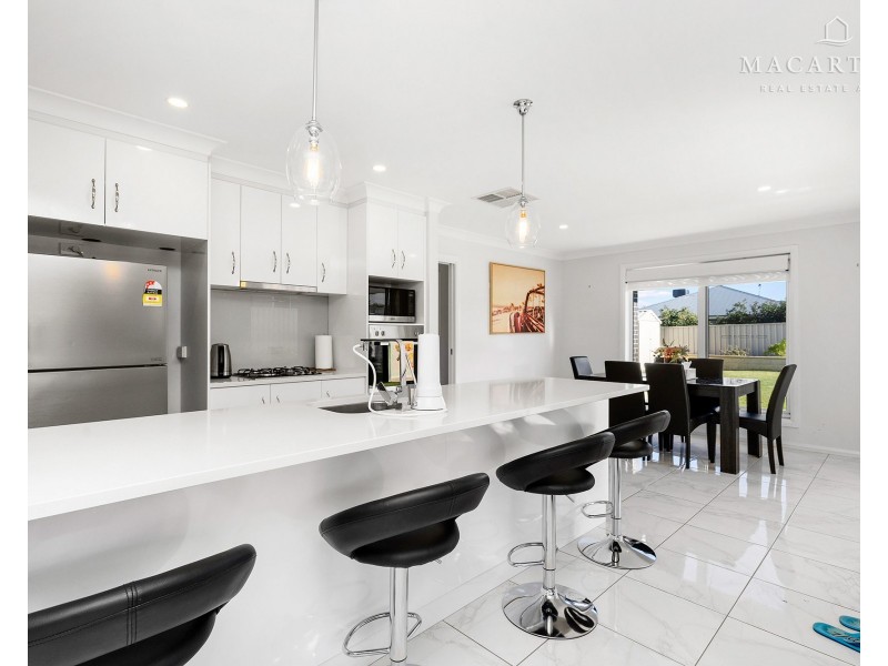 6 Goonawarra Street, Gobbagombalin NSW 2650