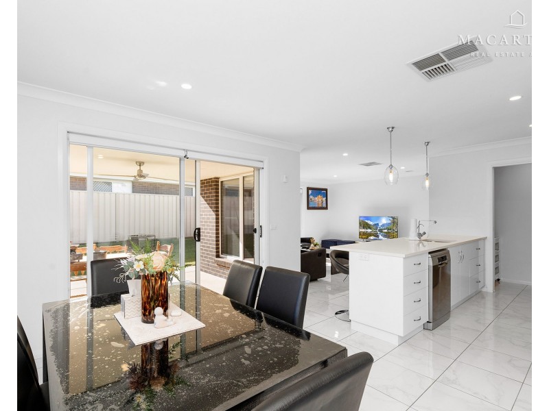 6 Goonawarra Street, Gobbagombalin NSW 2650