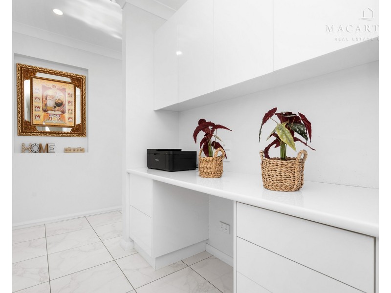 6 Goonawarra Street, Gobbagombalin NSW 2650