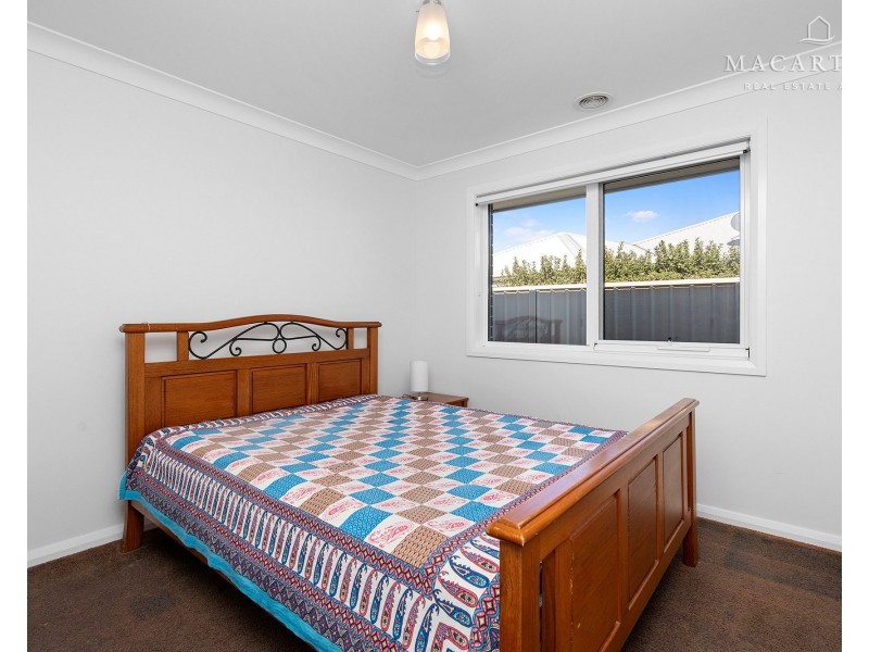 6 Goonawarra Street, Gobbagombalin NSW 2650