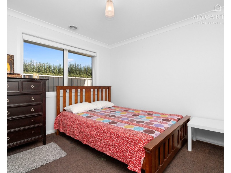 6 Goonawarra Street, Gobbagombalin NSW 2650