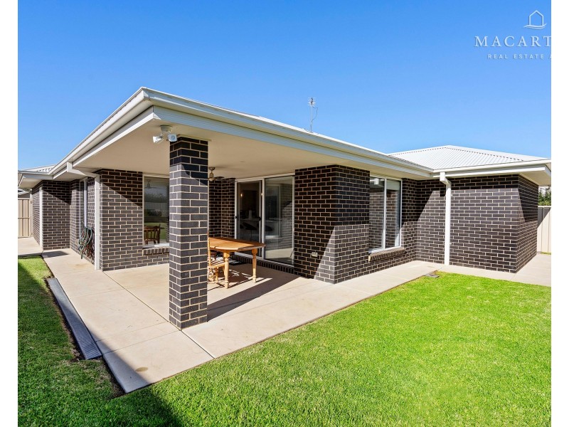 6 Goonawarra Street, Gobbagombalin NSW 2650
