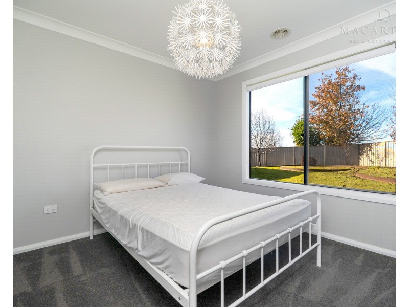 17 Park Place, Lloyd NSW 2650