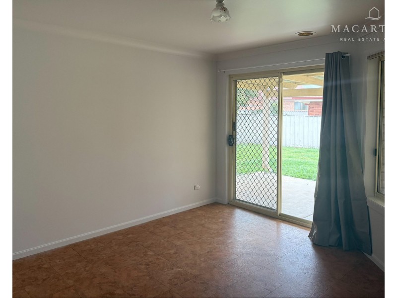 14 Wonkana Road, Glenfield Park NSW 2650