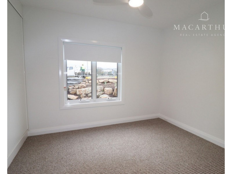 1/24 Monash Crescent, Mount Austin NSW 2650