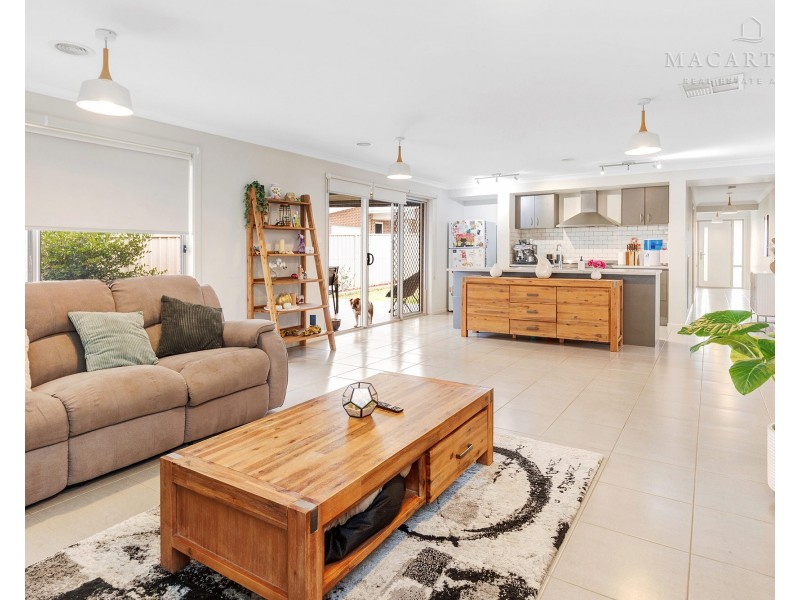 3 Mulberrygong Court, Gobbagombalin NSW 2650