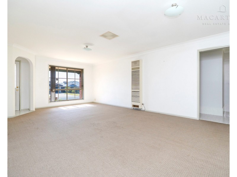 1/4 Nunkeri Street, Glenfield Park NSW 2650