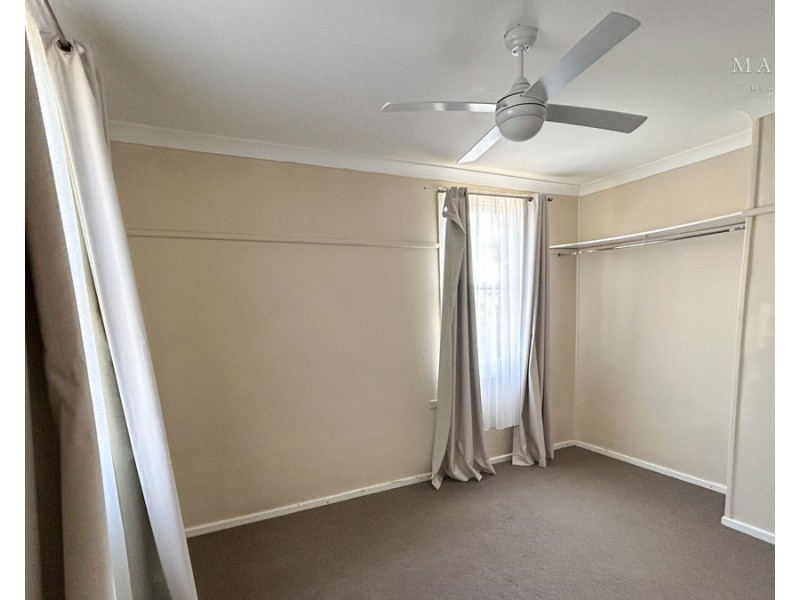 25 Phillip Street, Mount Austin NSW 2650