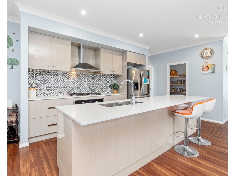 6 Jade Place, Estella NSW 2650