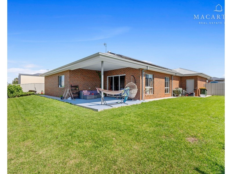 6 Jade Place, Estella NSW 2650
