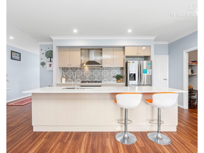 6 Jade Place, Estella NSW 2650