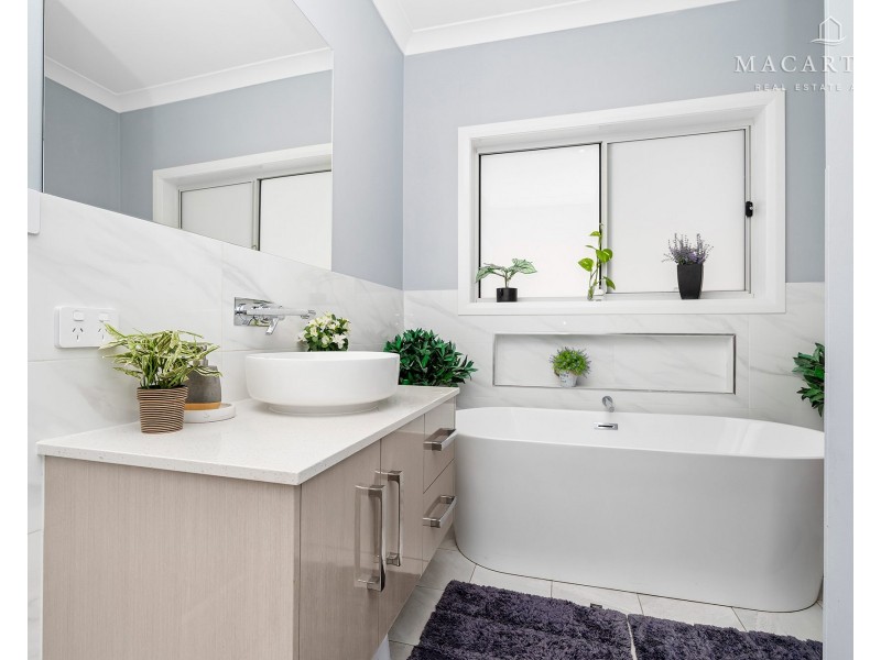 6 Jade Place, Estella NSW 2650