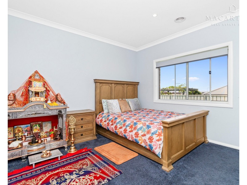 6 Jade Place, Estella NSW 2650