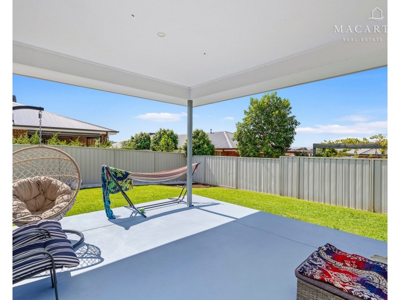 6 Jade Place, Estella NSW 2650