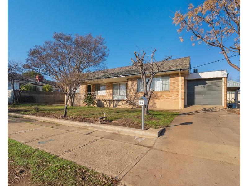 44 Urana Street, Turvey Park NSW 2650
