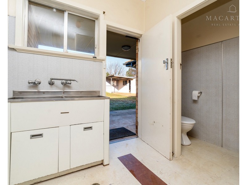 44 Urana Street, Turvey Park NSW 2650