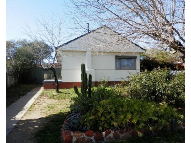 23 Manoora Avenue, Mount Austin NSW 2650