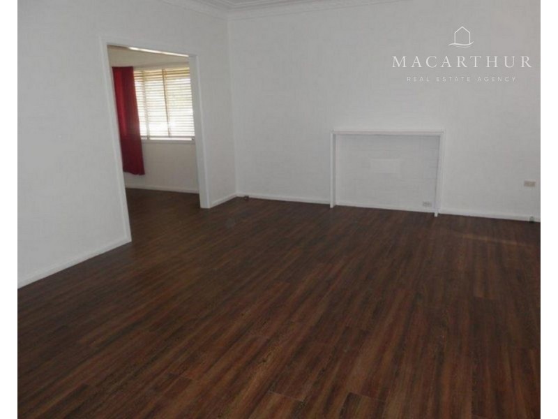 23 Manoora Avenue, Mount Austin NSW 2650