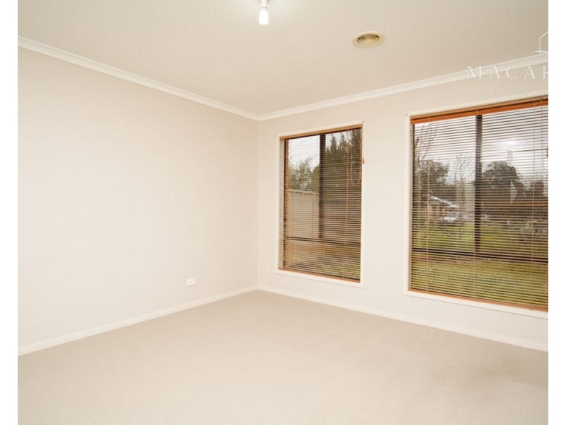 9 Apprentice Avenue, Ashmont NSW 2650