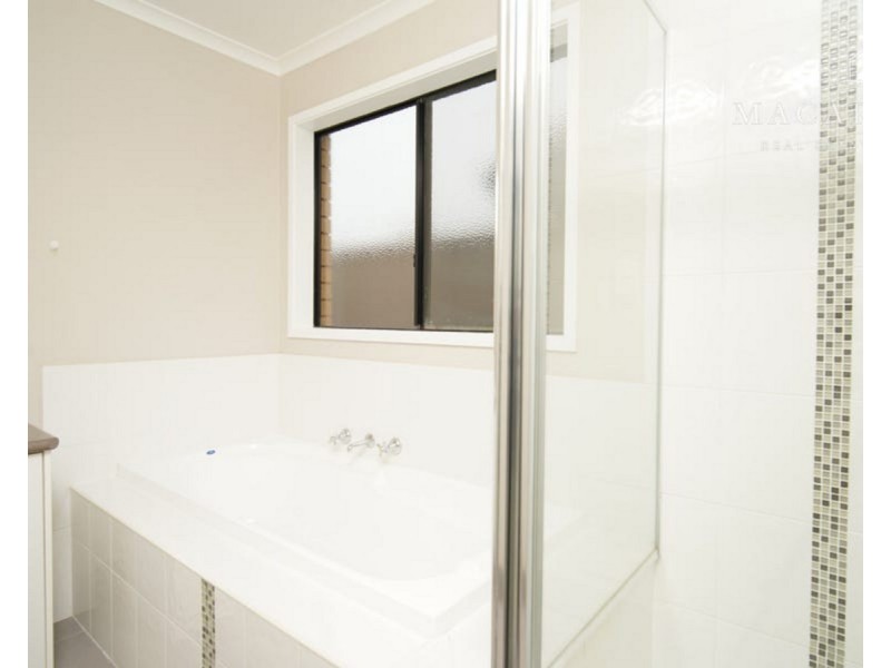 9 Apprentice Avenue, Ashmont NSW 2650