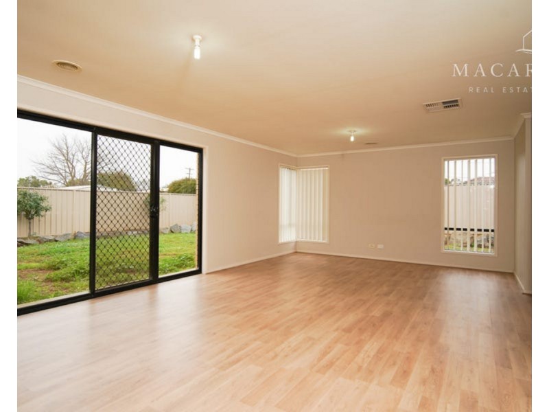 9 Apprentice Avenue, Ashmont NSW 2650