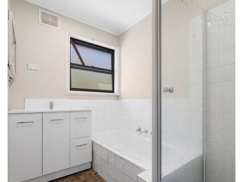 2 Kenny Place, Tolland NSW 2650