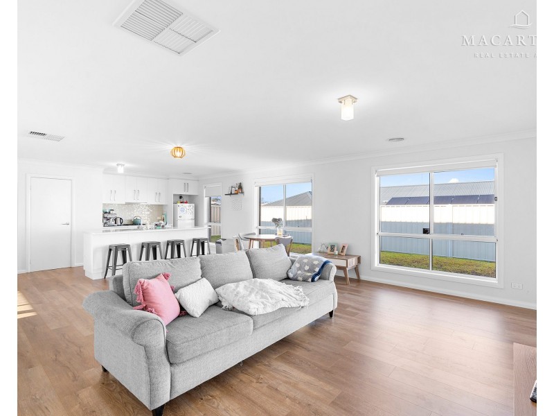 43 Muttama Parade, Gobbagombalin NSW 2650