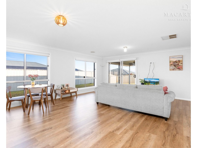 43 Muttama Parade, Gobbagombalin NSW 2650