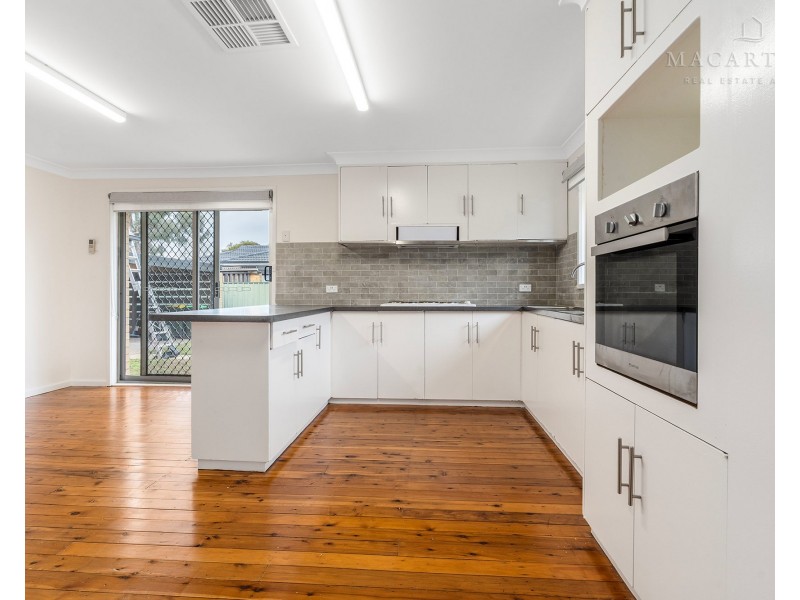 444 Lake Albert Road, Lake Albert NSW 2650
