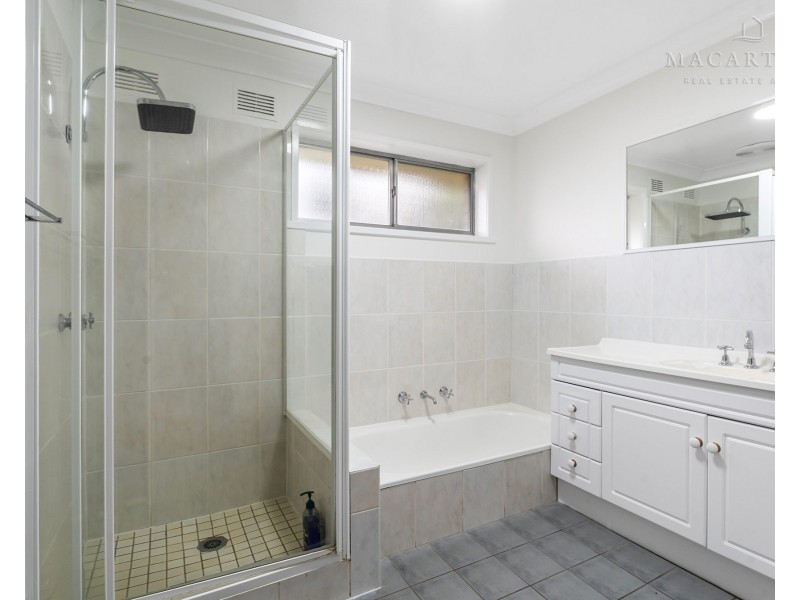 444 Lake Albert Road, Lake Albert NSW 2650