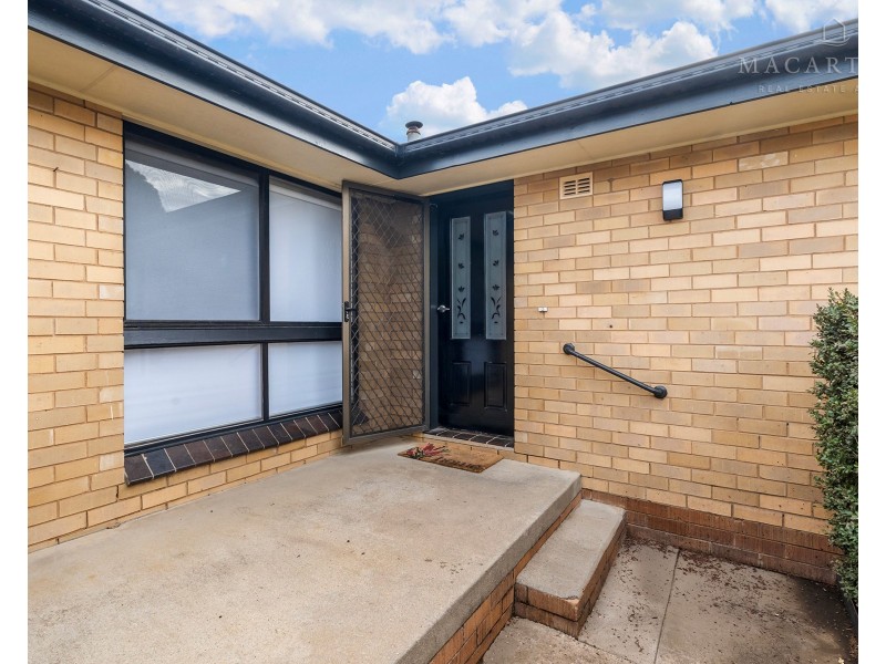 444 Lake Albert Road, Lake Albert NSW 2650