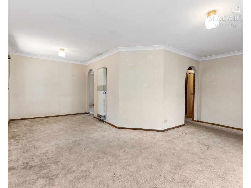 3 Magnolia Parade, Lake Albert NSW 2650