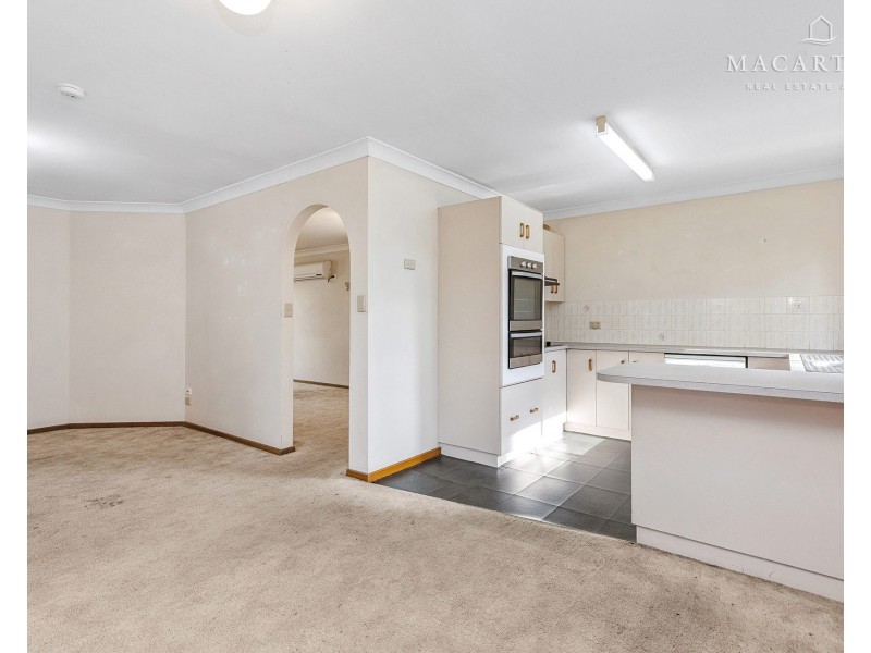3 Magnolia Parade, Lake Albert NSW 2650
