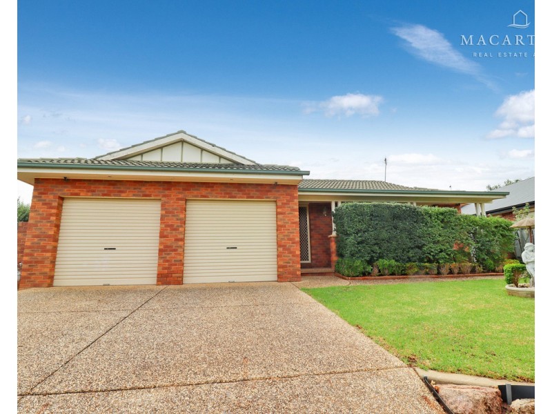 28 Roberts Way, Kooringal NSW 2650
