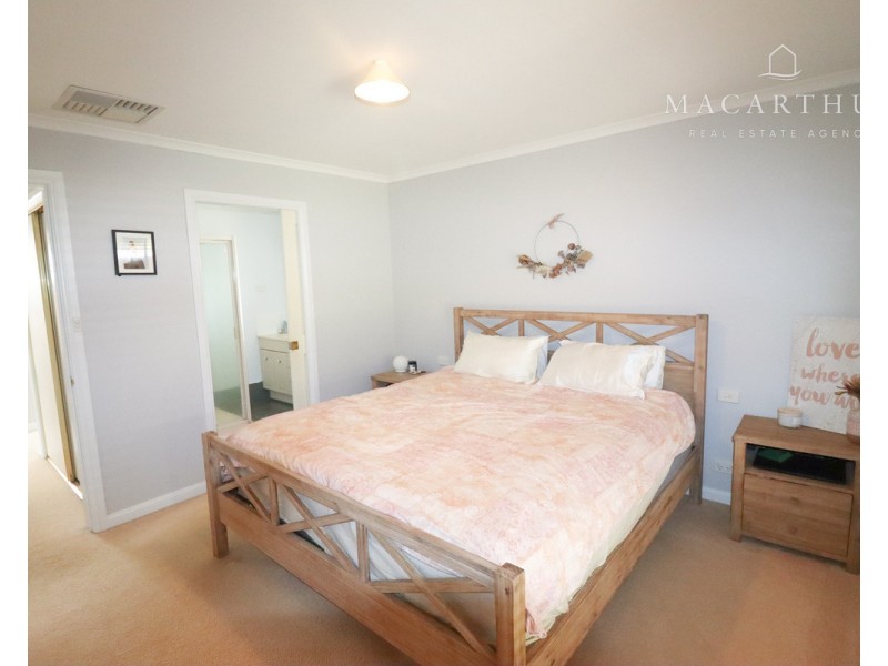 28 Roberts Way, Kooringal NSW 2650
