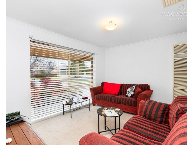 12 Cooba Place, Estella NSW 2650