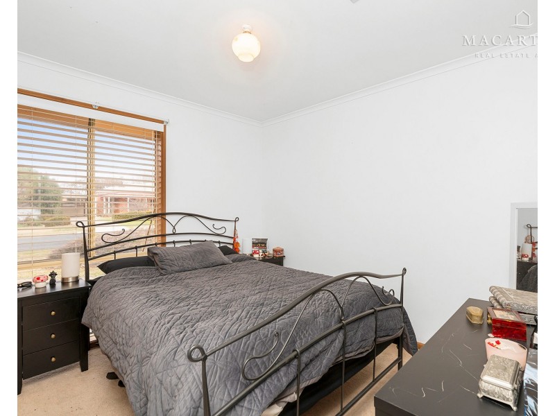 12 Cooba Place, Estella NSW 2650