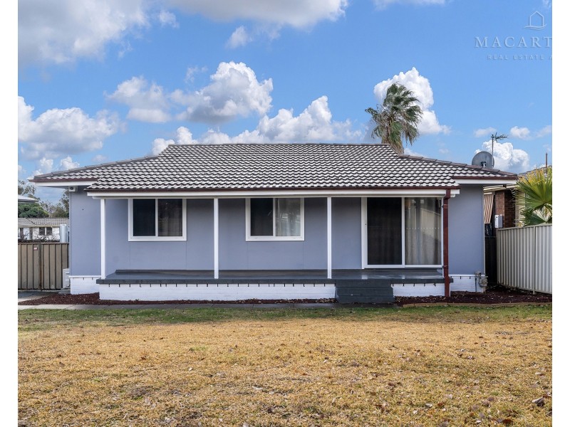 15 Poulton Street, Ashmont NSW 2650