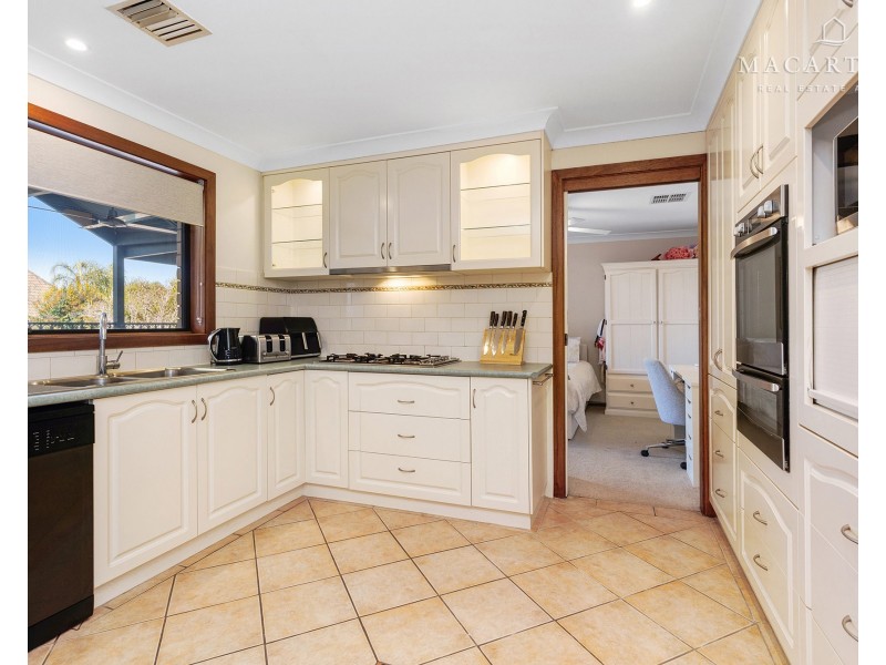 55 Horsley Street, Kooringal NSW 2650