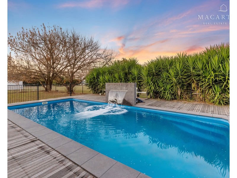 271 Mitchell Road, Lake Albert NSW 2650